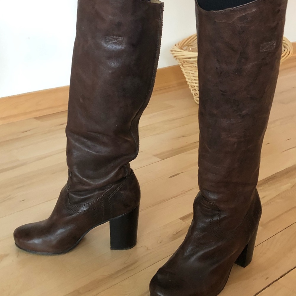 Frye Carson Boot 8.5